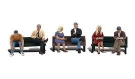 HO Woodland People On Benches 1924 - MPM Hobbies