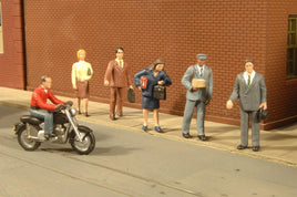 O Scale Bachmann City People with Motorcycle 33151 - MPM Hobbies