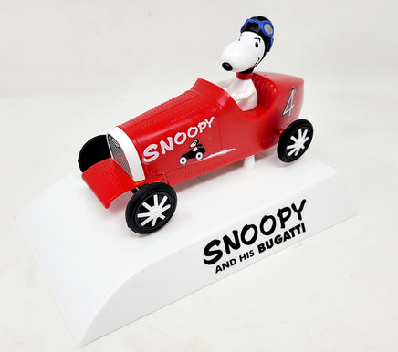 Atlantis Models Snoopy and his Classic Race Car Motorized Snap - 6894